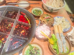 -周小明火锅(黑金冠社区店)