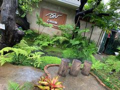 -Chom Cafe and Restaurant