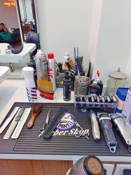 -理昂男士理发店 Barber shop
