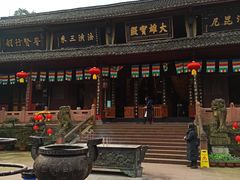 -峨眉山报国寺