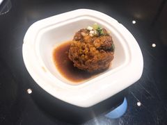 鸭蛋黄狮子头-梅飞酒家(桑园路店)