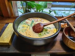 -银米·云南传统过桥米线(双廊黑金冠店)