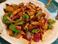 香干回锅肉-鱼乐岛餐厅·户外花园主题餐厅