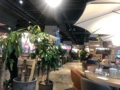 大堂-日进一片海.生腌海鲜火锅.宵夜烧烤(三里屯总店)