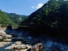 -燕子河大峡谷天坑仙境
