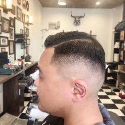 -MARTIN'S BARBER SHOP男士理发馆