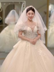 -艾米丽婚纱礼服