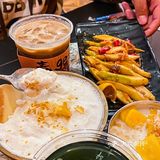 简直太精致了舍不得把它吃掉。香水椰子沙冰