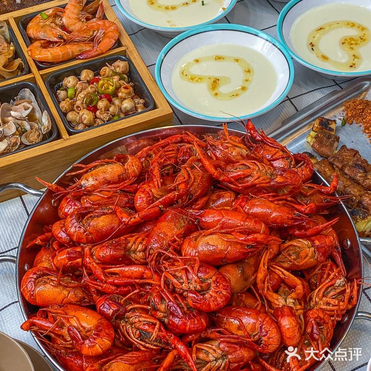 别问了！在武汉！烧烤届天花板！