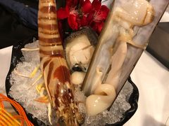 -鲜入围煮花胶鸡海鲜火锅