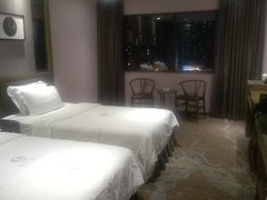 -迎商酒店(深圳罗湖火车站向西村地铁站店)