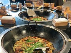 -农家柴房土灶柴火烧鸡