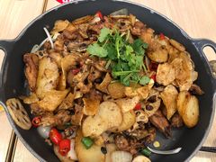 招牌悦蓉牛蛙干锅-精悦蓉(松江万达广场店)
