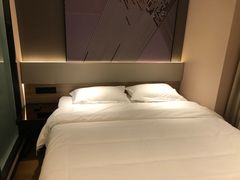 -IU酒店(兰州西关十字地铁站店)