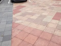 -蓝色港湾停车场
