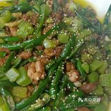 周末闺蜜约了逛街，午饭点逛到了九锅一堂，索性就在九锅