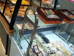 面包甜点陈列柜-华荣西饼屋(永护店)