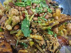 -愉肴麻辣香锅(中山路店)