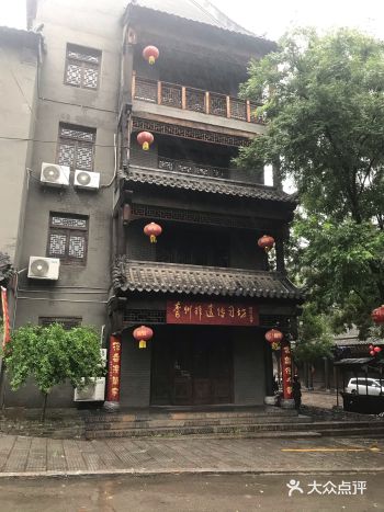 空间布局完整，较为完好地保留了古城传统风貌