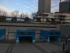 -东方体育中心(地铁站)