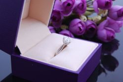 -威德钻石-克拉钻大本营(南京东路店)