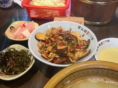 -富正毅三下锅·湘西韵味(天门山索道店)