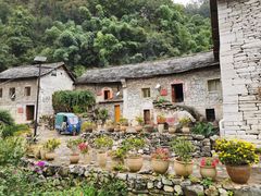 -高荡千年布依古寨旅游景区