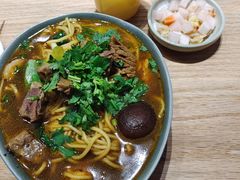 牛肋排海鲜面-有肉食·虎九闽菜(798艺术区店)