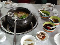 -鲁朗纳麦石锅鸡庄园