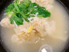 精肉小馄饨-小杨生煎(南汇欧尚店)