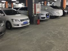-新荟城购物中心-停车场