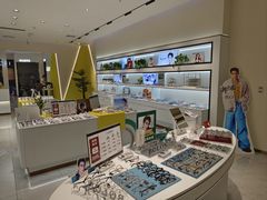 -J-Optical佳视明眼镜·蔡司视觉(青岛金茂览秀城店)