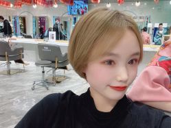 点击看大图 -容萨美业·美容美发