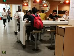 大堂-麦当劳(北京南站店)