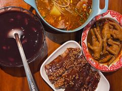 -爆炸头阿姨小四川正宗川味小吃(无任何分店)