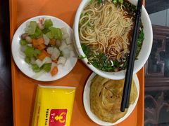 -牛一嘴·兰州牛肉面·大盘鸡(财富中心店)