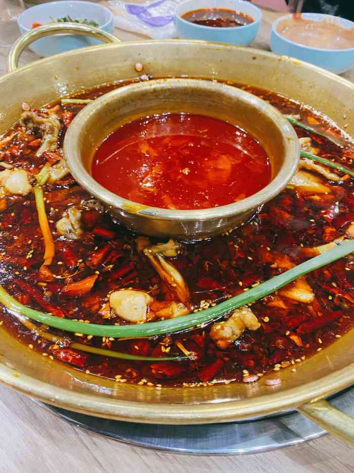 红魔重庆美蛙火锅(宏伊国际广场店)