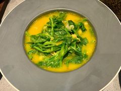 豌豆黄浸豌豆尖-半山腰·云南菜(侨福芳草地店)