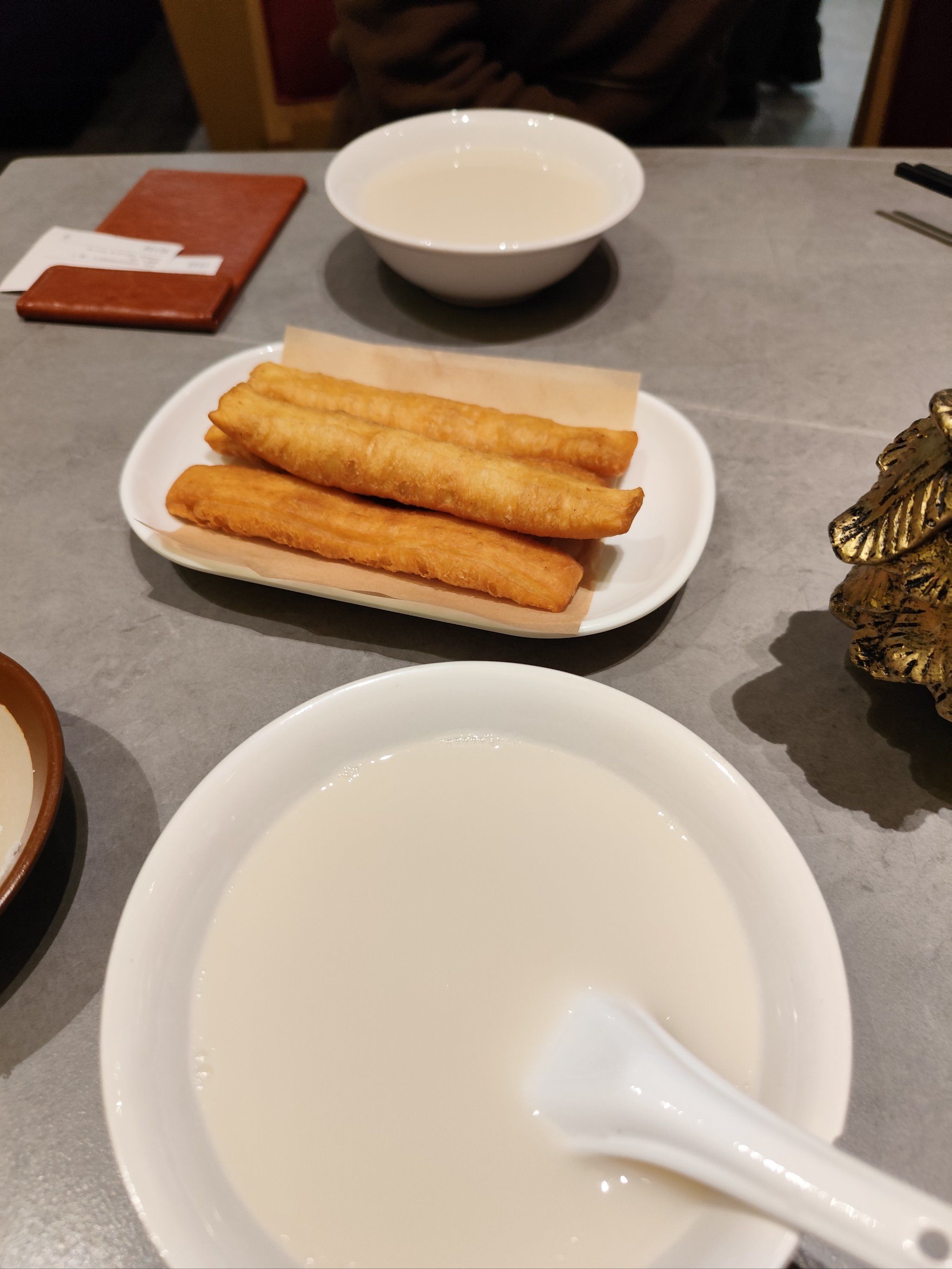 锡上东岭新开了金厨一号的饭店,油条豆浆
