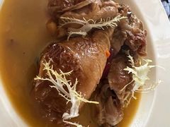 浓汤蔬菜锅配特色辣椒碟-良木缘咖啡西餐(川大店)