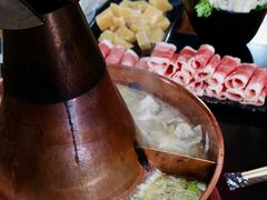 -果松木炭酸菜铜火锅·外婆参鸡汤