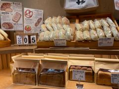 -天井·丑面包搭咖啡