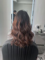 -LILI·HAIR SALON理理造型