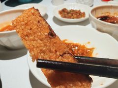 脆皮糯米樟茶鸭-柴门·头啖汤(天安千树店)
