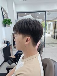 -尤司男士国潮理发馆