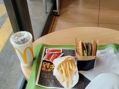 -麦当劳(杭州西湖银泰百货店)