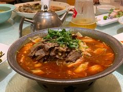 酸汤牛肉火锅-聚鑫阁江浙菜·非遗传承技艺(闵行交大店)