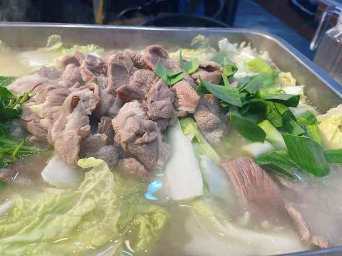 张记碳锅羊肉大排档-"家附近的一家小店,店里应该都是自家人在帮.