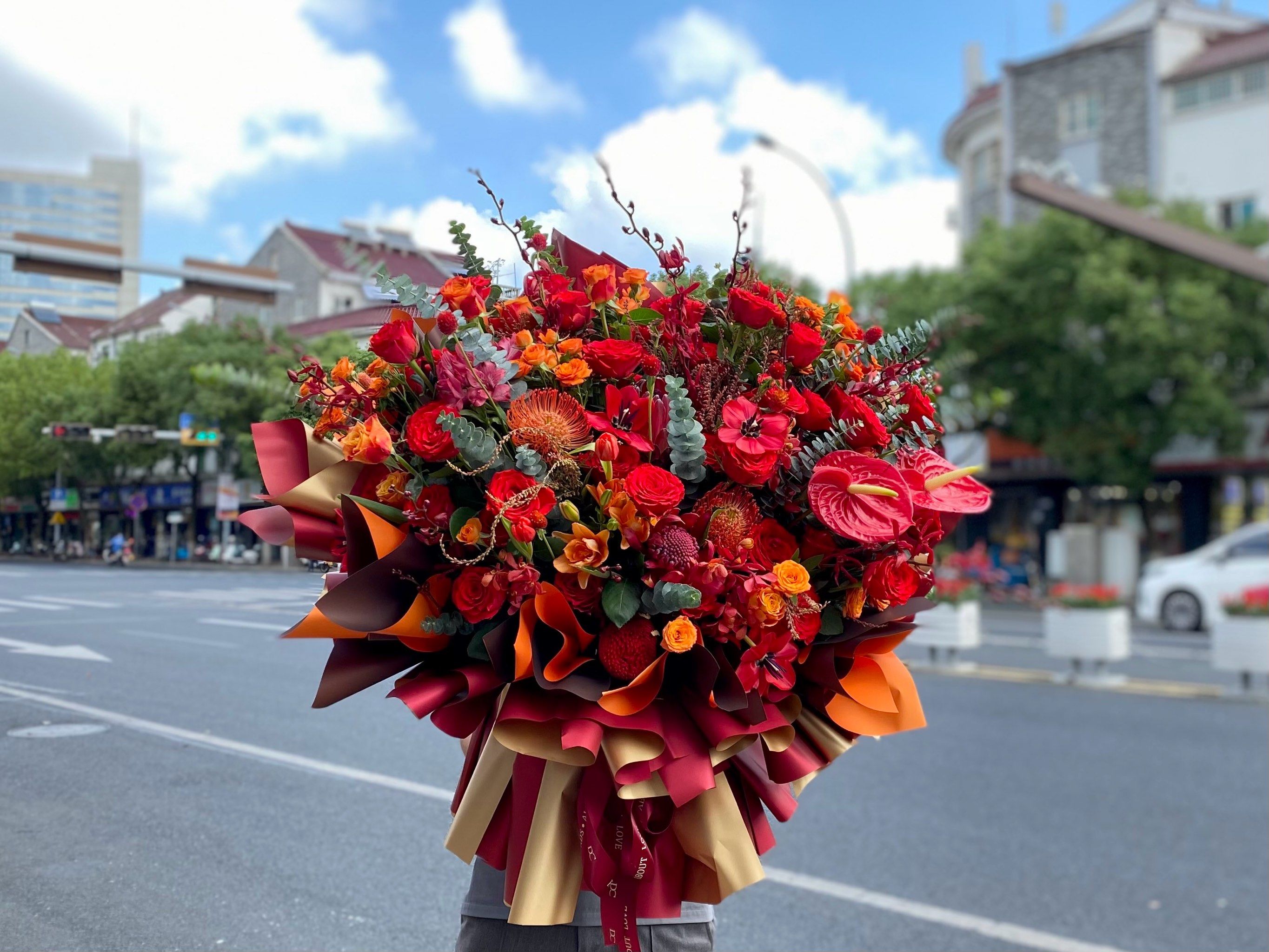 手捧鲜花,心托终生#鲜花 #好看的花一定要分享给你 #苏州吴江大蔡