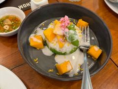 -Chom Cafe and Restaurant